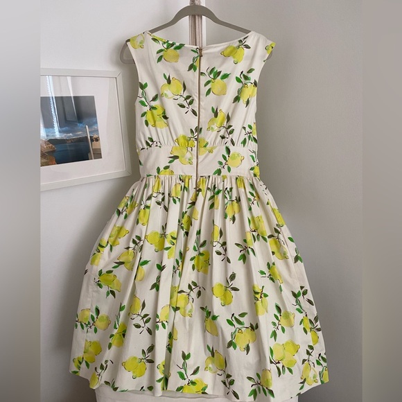 Kate Spade super popular sold out lemon print design. The prettiest brunch dress - Picture 2 of 4